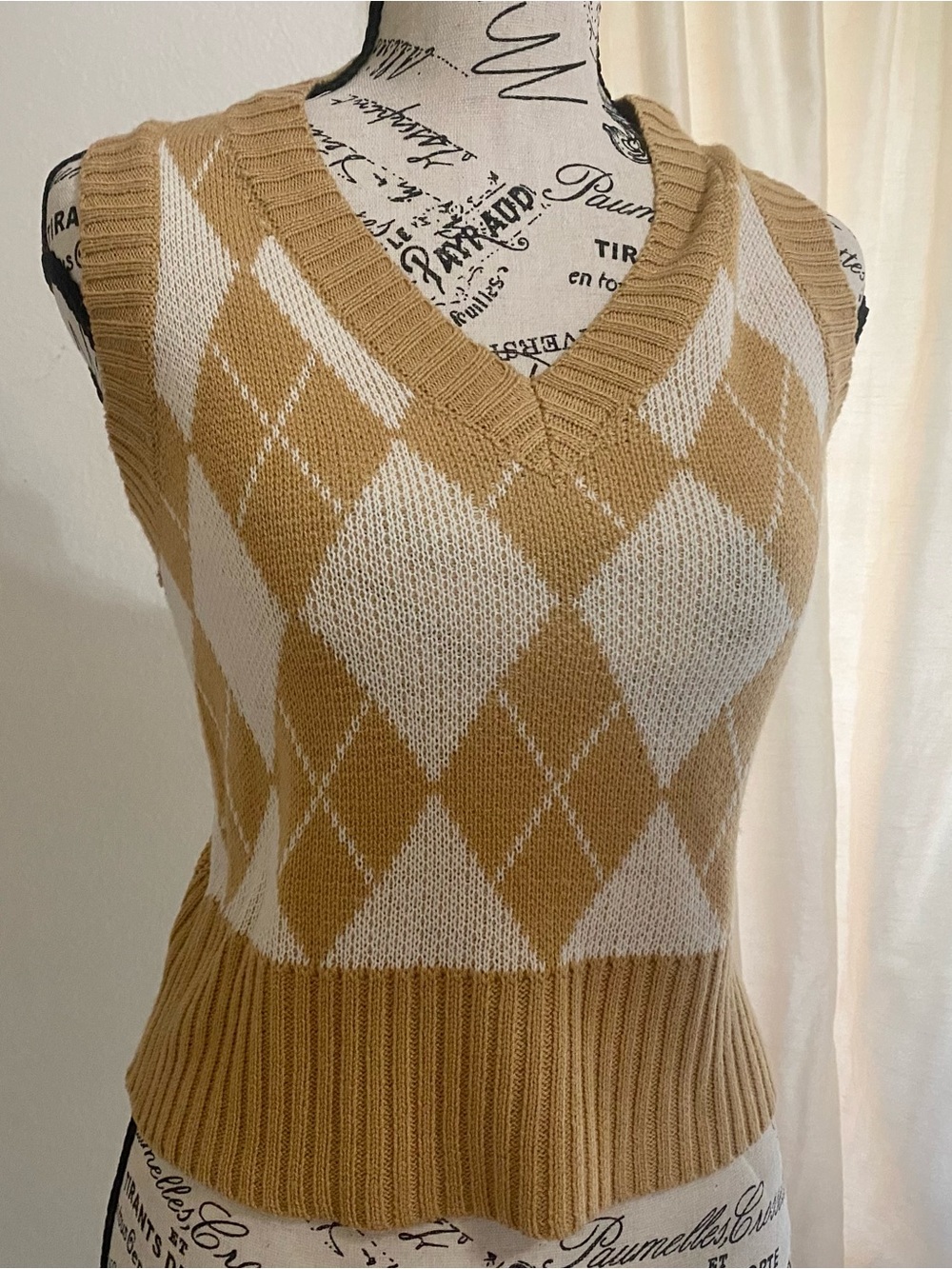 V-Neck Vest in Camel and Cream